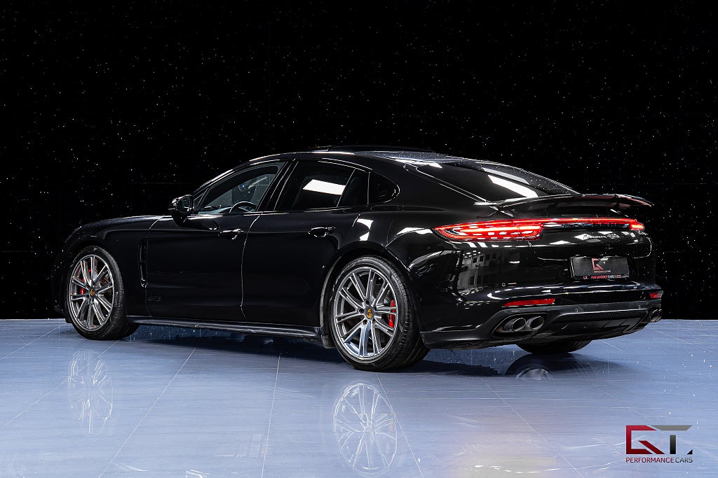 Porsche Panamera GTS MOMS SportDesign Pano Sportavgassystem 18-väg BOSE