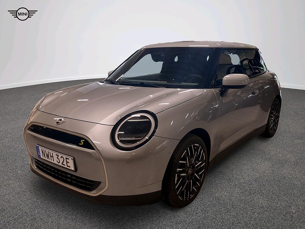 MINI Cooper SE Favoured Trim, Paket M, V-hjul ingår!
