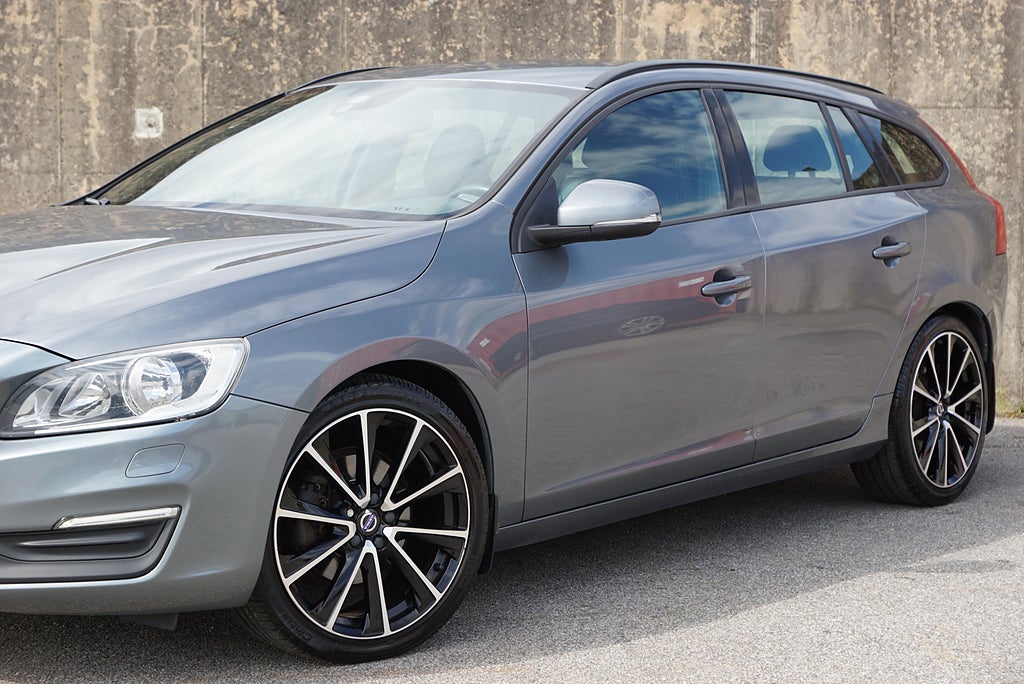 Volvo V60 T4 190hk 1-Brukare|19”|Drag|Värmare|Skinn|Rattvärme|
