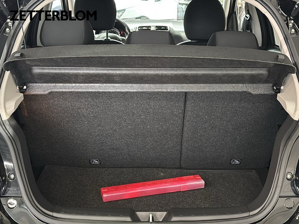 Halvkombi Mitsubishi Space Star 6 av 13