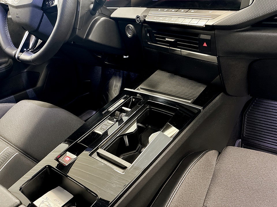 Bild på Opel Astra ST First Edition 1.2 PT 130hk Aut B-KAMERA CARPLAY