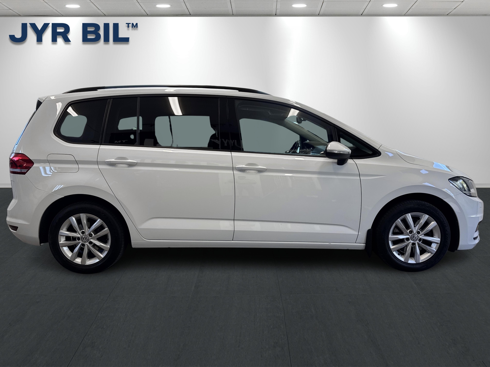 Volkswagen Touran 2017, bild 2/53