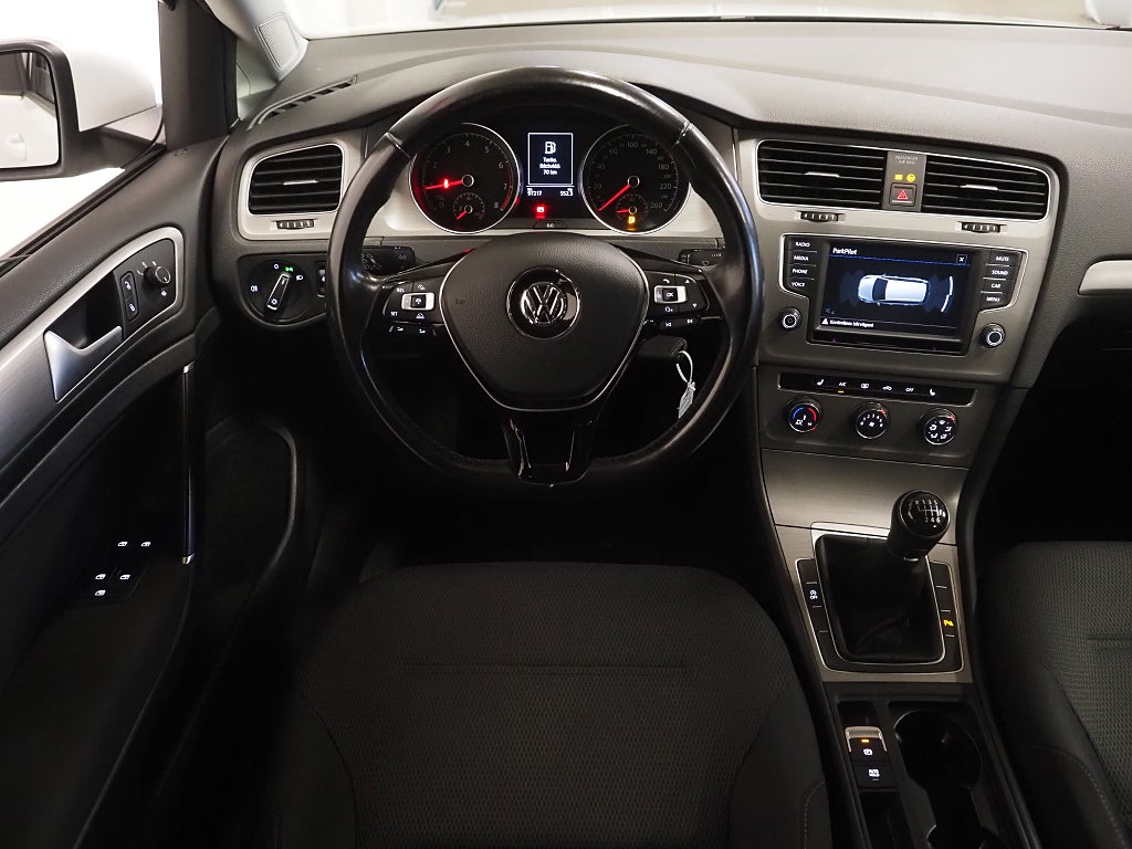 Volkswagen Golf Sportscombi 1.2 TSI 110hk Parkeringssensorer 2017