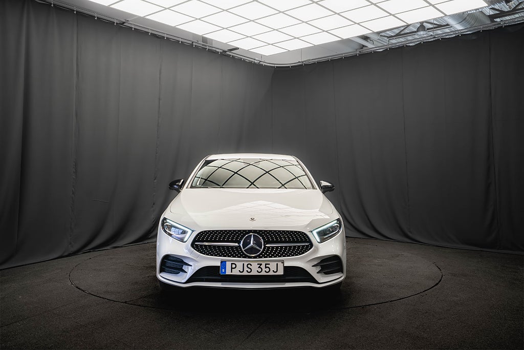 Mercedes-Benz A 250 e AMG NIGHT WIDESCREEN PANELBELYSNING DISTRONIC