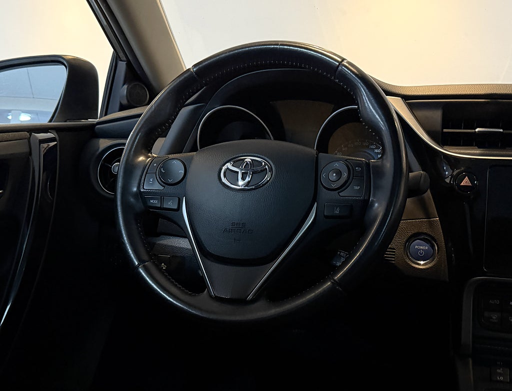 Toyota Auris Touring Sports Hybrid e-CVT Active Plus PANO 2-ÄGARE