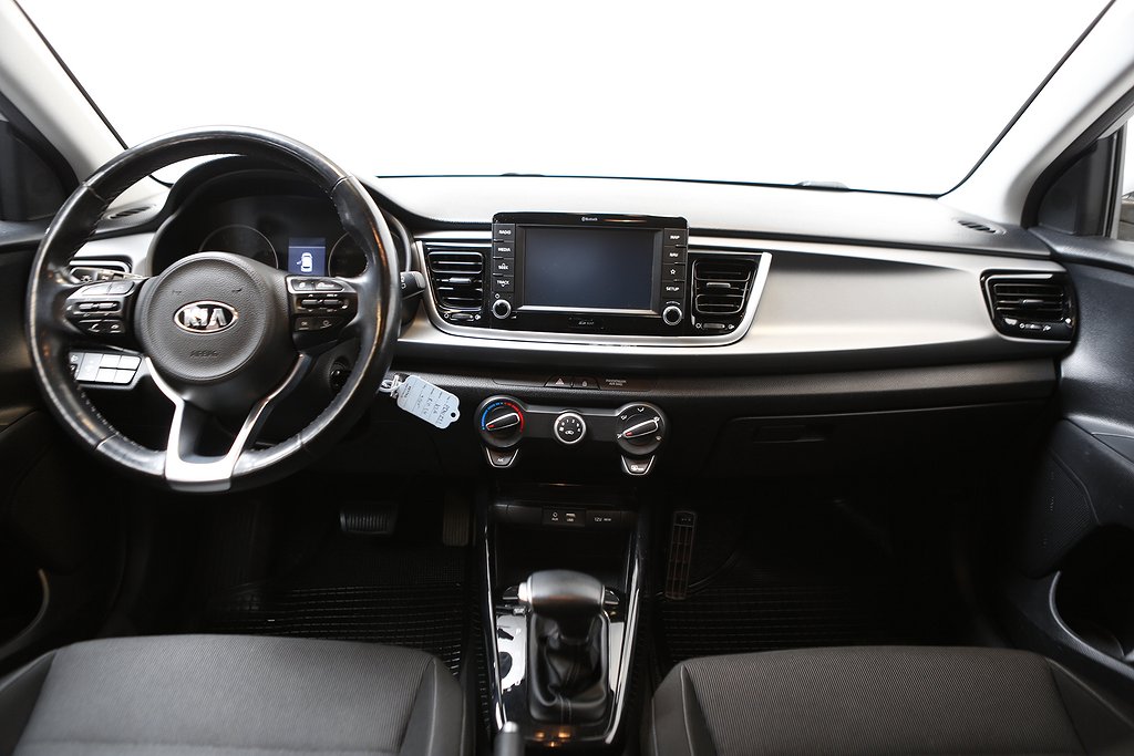Kia Rio 1,4 Launch Edition Aut 5D Navi CarPlay Motorvärmare 2017