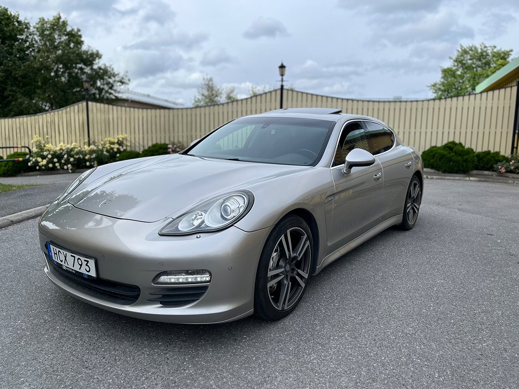 Porsche Panamera S PDK 400hk Euro 5 Sv-såld Sollucka 9000MIL