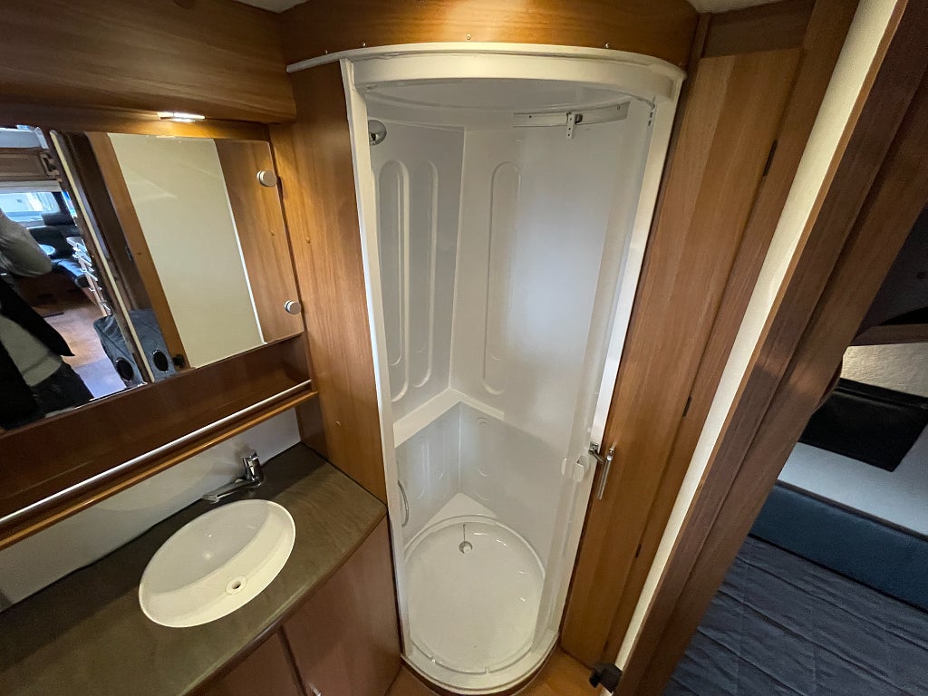 Kabe Royal 780 ETDL KS E2 / ALDE / Elektriska stödben / Förtält / Lån - Kabe