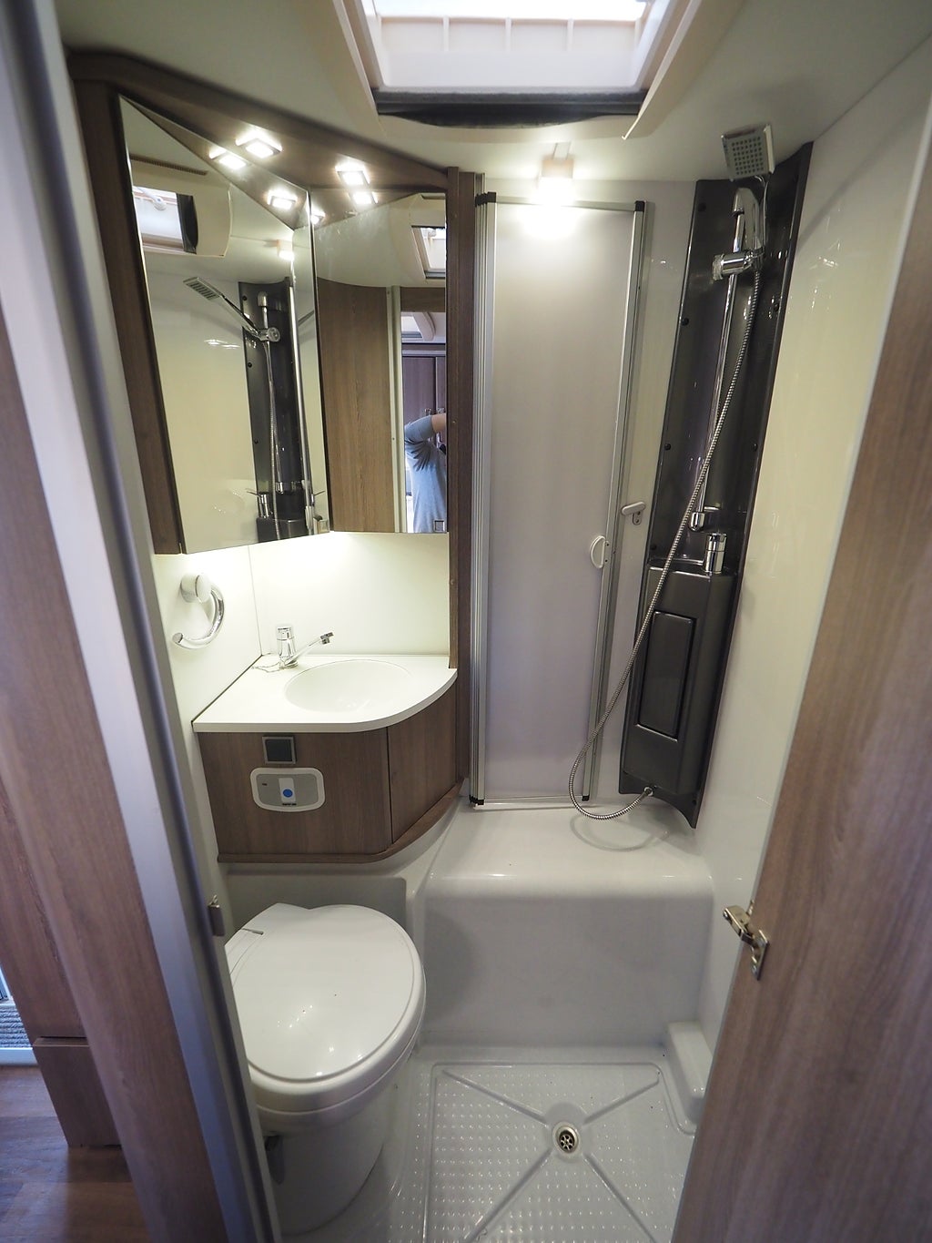 Kabe TMC Classic 740 LGB Långbädd I Solcell I Backkamera I 4250kg 2016