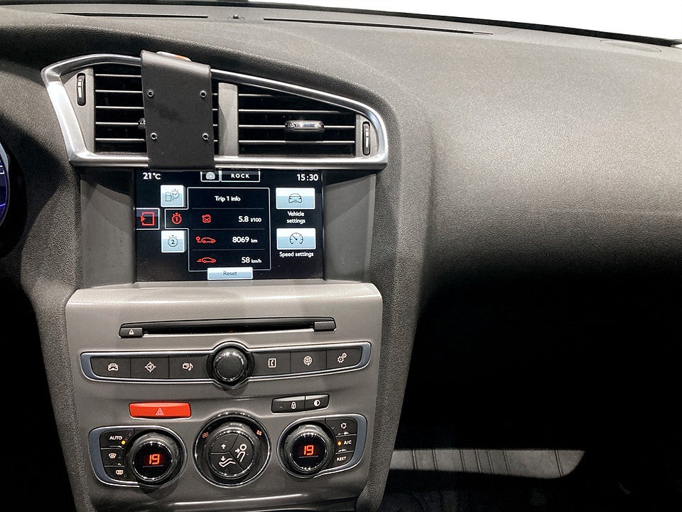 Bild på Citroën C4 Shine 1.6 BHDi 120hk Aut DRAG P-SENSORER