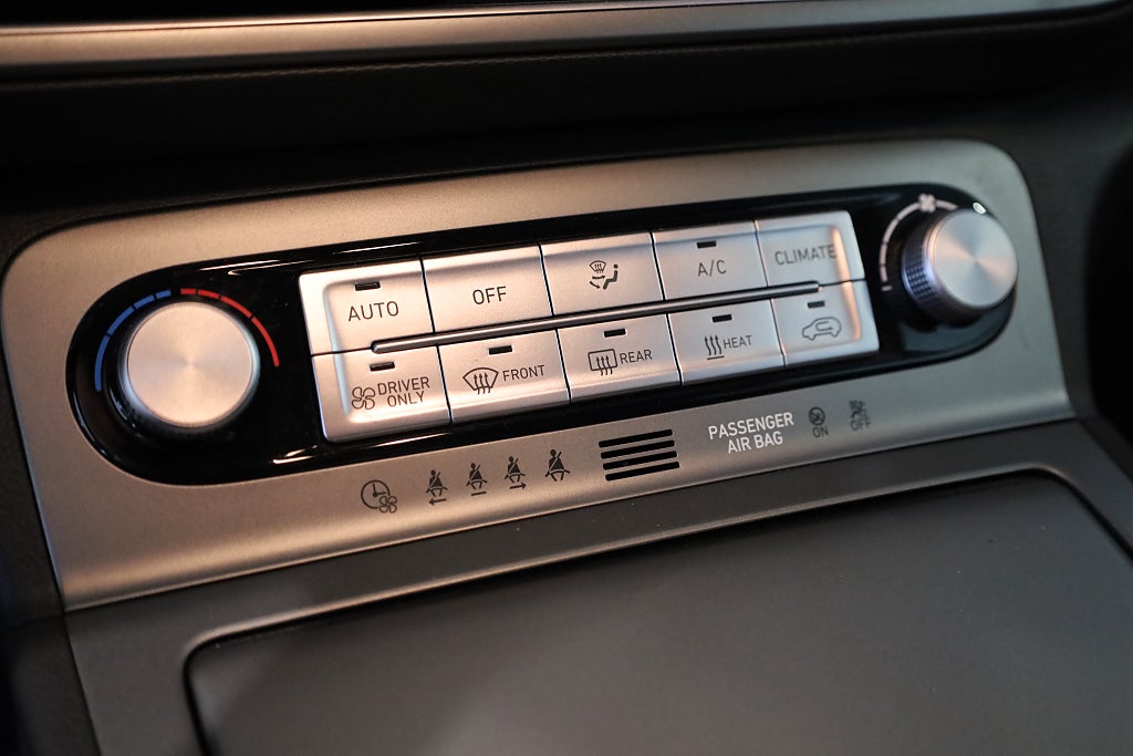 Hyundai Kona 64 kWh Essential Navi Kamera Krell CarPlay Leasbar 2022