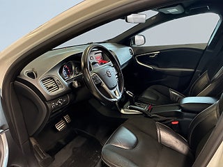Volvo V40 D3 R-Design Aut Dvärmare B-kamera Farthållare S&V-däck – bild 7
