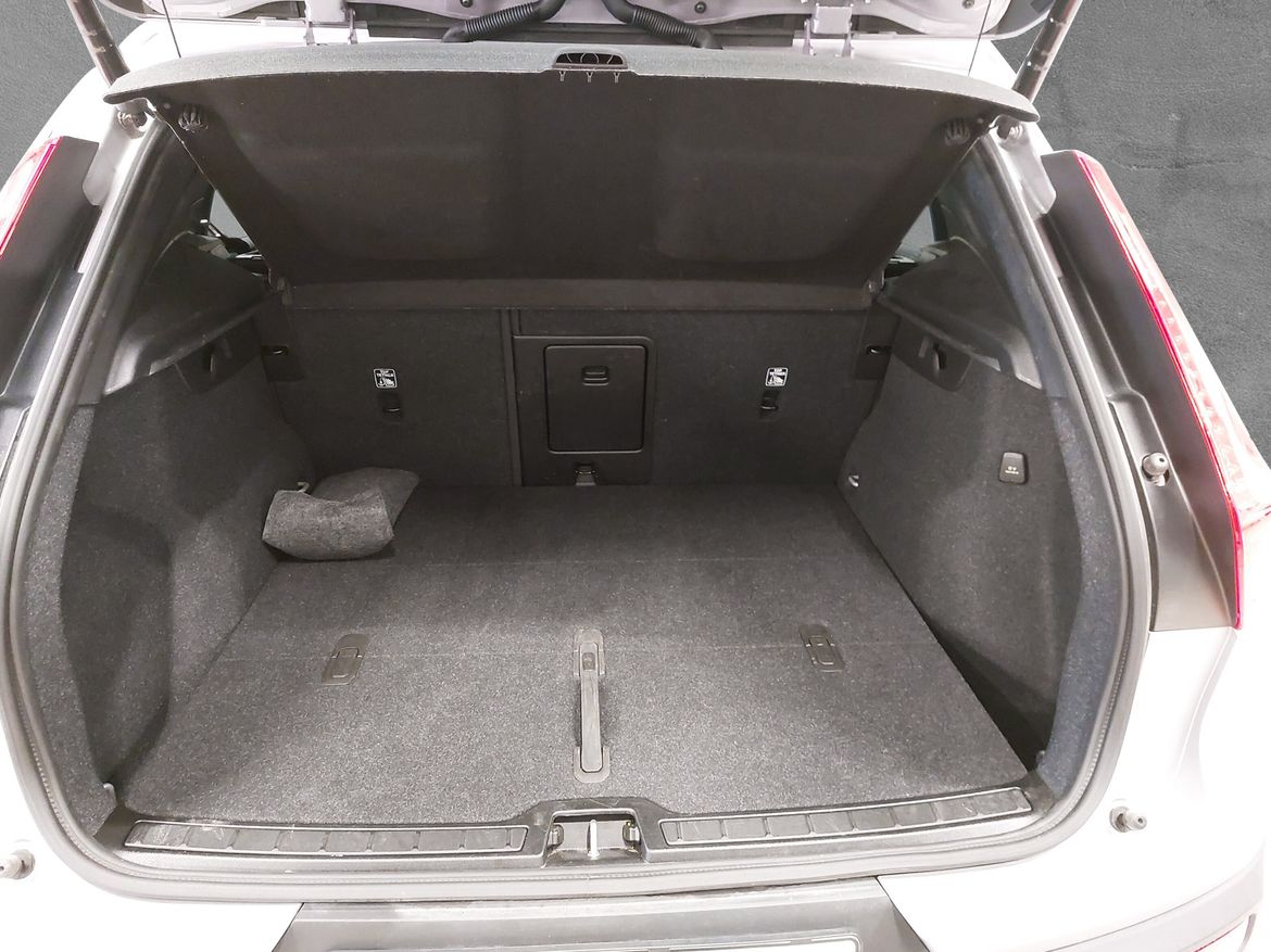 Volvo XC40 B3 FWD Bensin Plus Dark 2026, bild 7/10