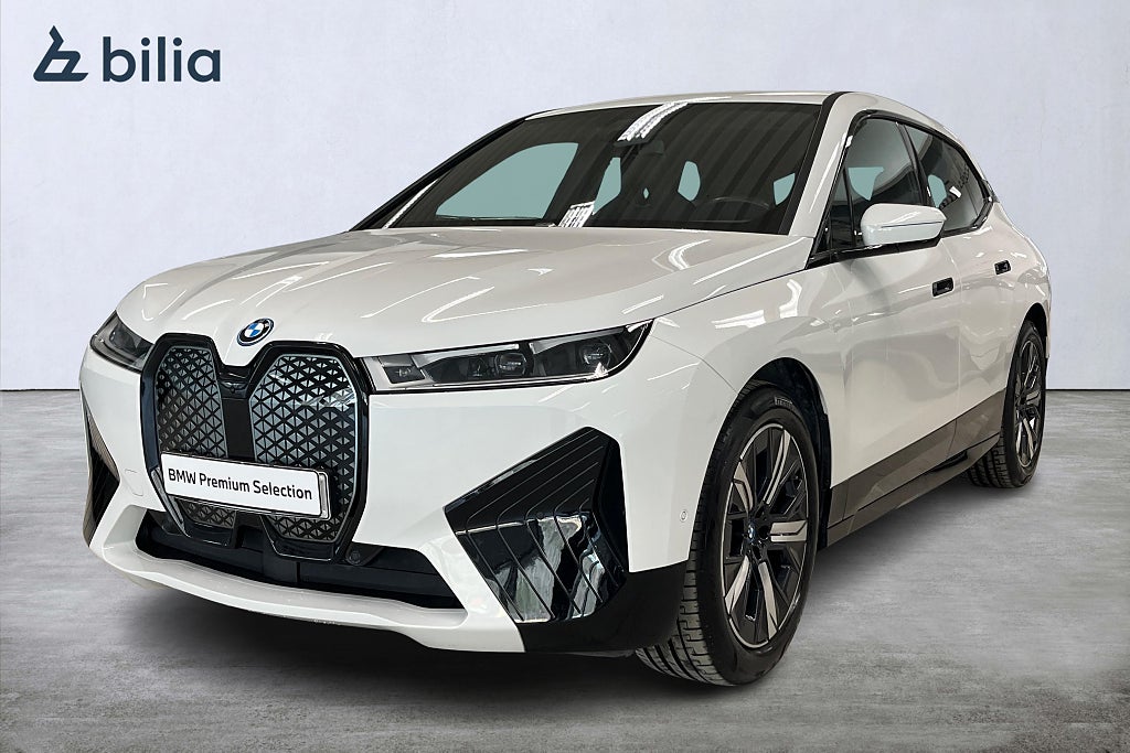 BMW iX xDrive 40 Comfort Sportline | Drag | H&K | Aktiv farth.