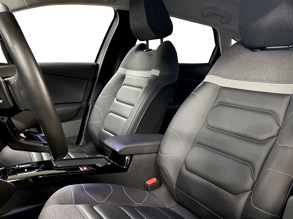 Bild på Citroën C4-X Shine 1.2 PT 130hk Aut B-KAMERA RATTVÄRME