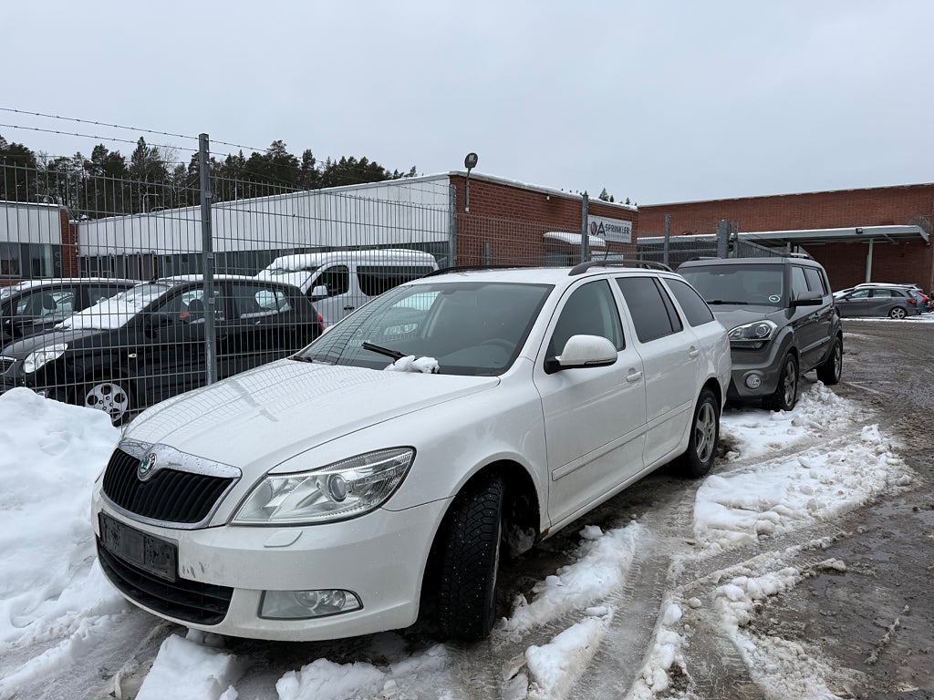 Skoda Octavia Kombi 1.6 TDI 105hk Dragkrok Elegance 