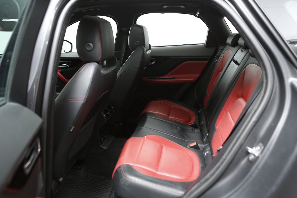 Jaguar F-Pace 30d AWD R-Sport 300hk Panorama Värmare 2018