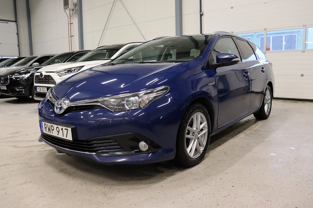 Toyota Auris Touring Sports Hybrid Intense Edition 136hk