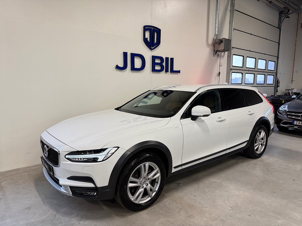 Volvo V90 Cross Country D4 AWD Momentum Navi Drag Läder 190hk