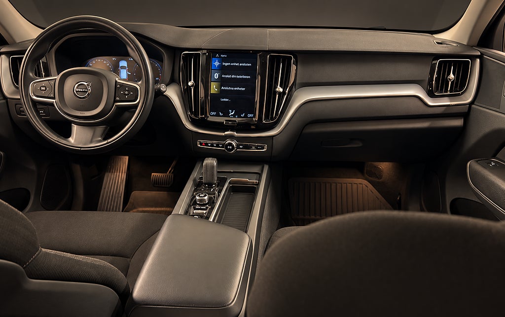 Volvo XC60 B4 Momentum Advanced SE Drag Värmare Keyless Kamera