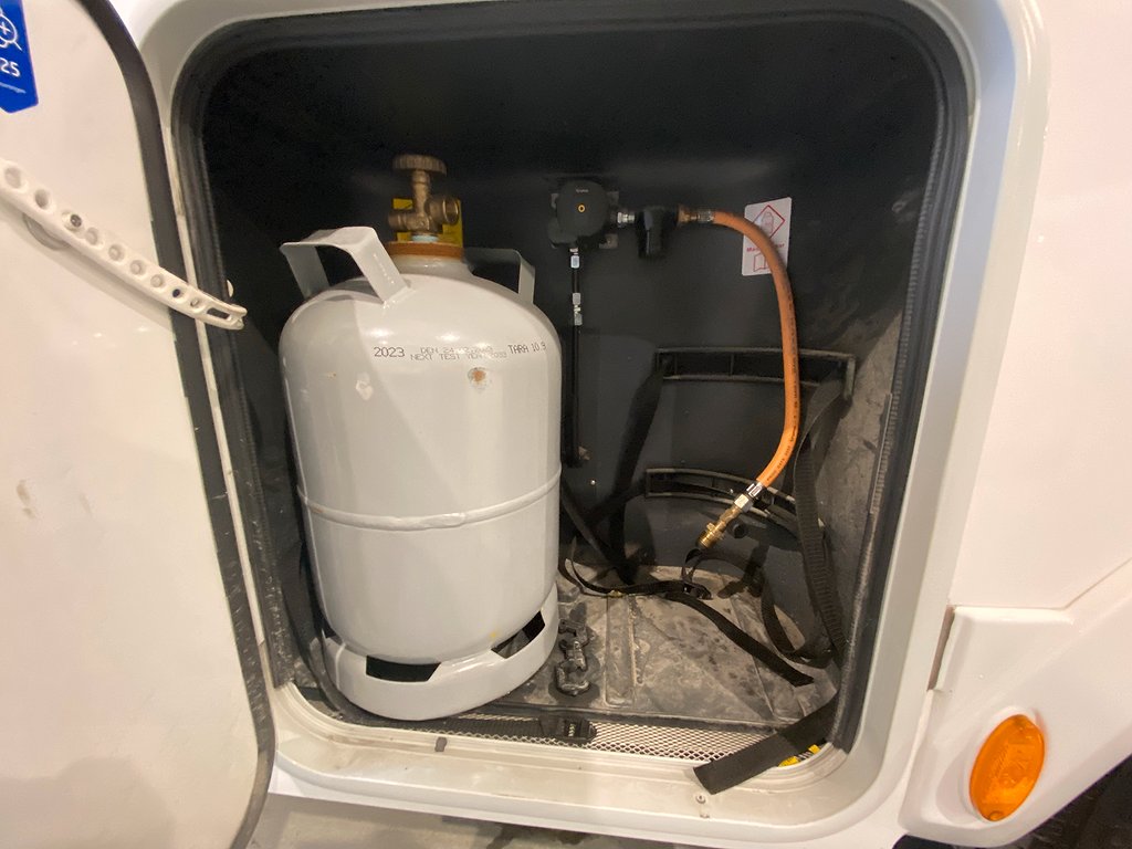 Sun Living S 75 SC / B-körkort / Auto 9-vxl / Solcell / Taksäng - Sun Living