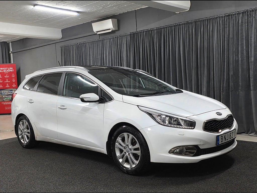 Kia Ceed cee'd_sw 1.6 CRDi EX Comfort Euro 5 Pano Nyservad