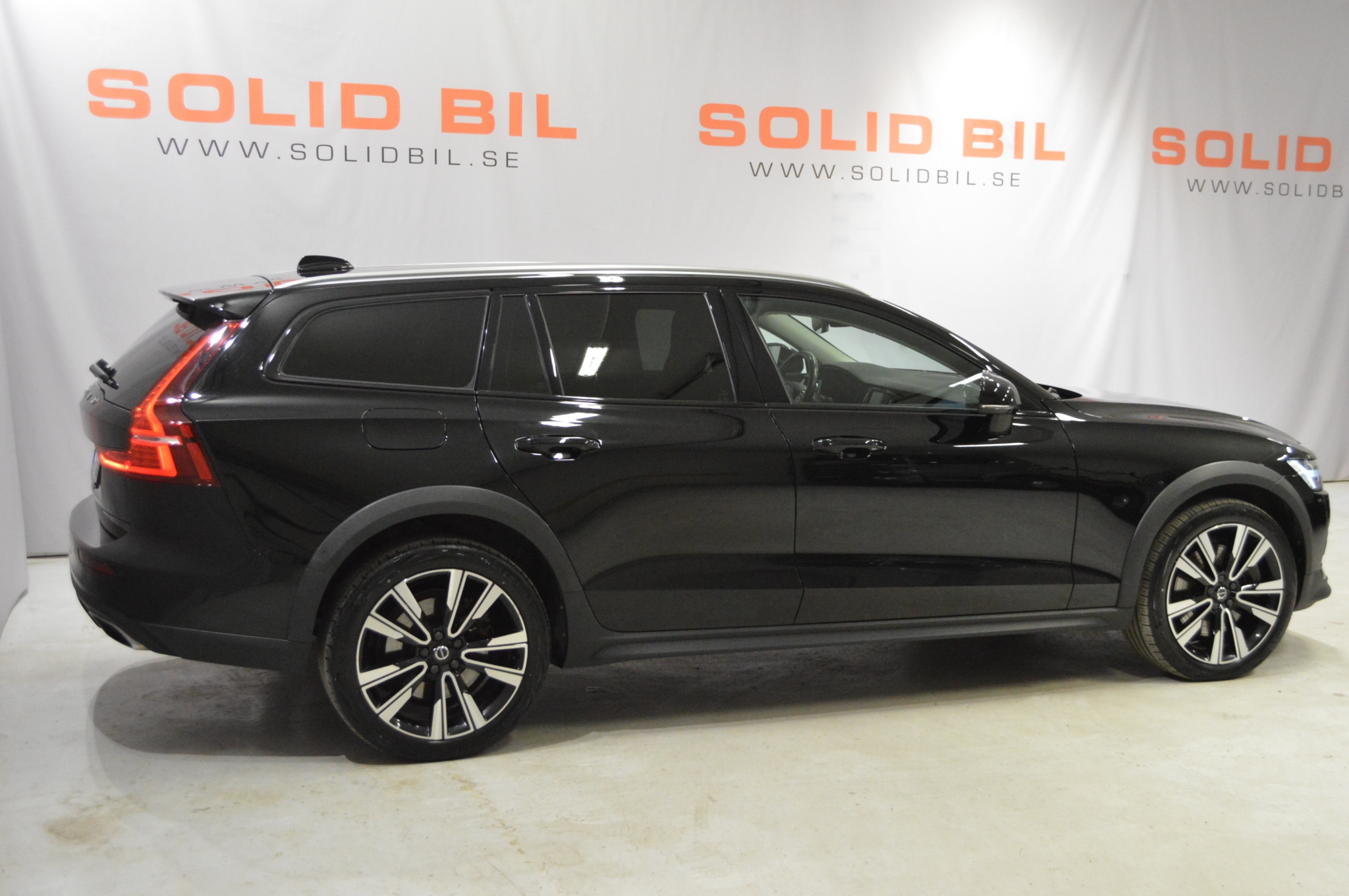 Volvo V60 Cross Country 2021, kuva 3/51