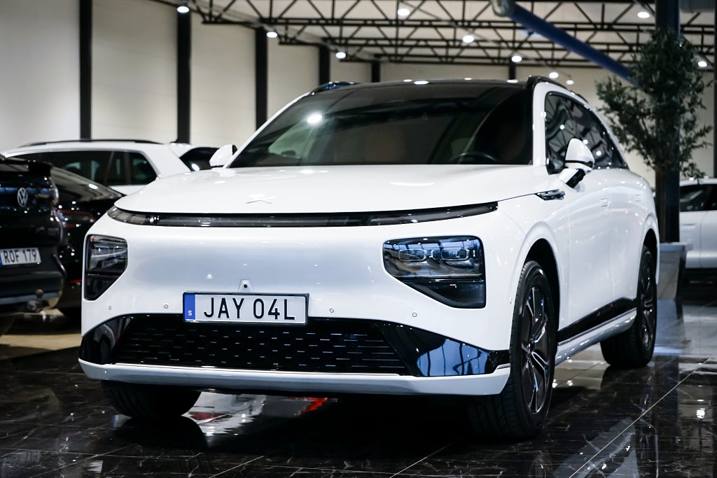 XPENG G9 Standard Range Blis 360Kam 313hk 3xskärm Navi Pano