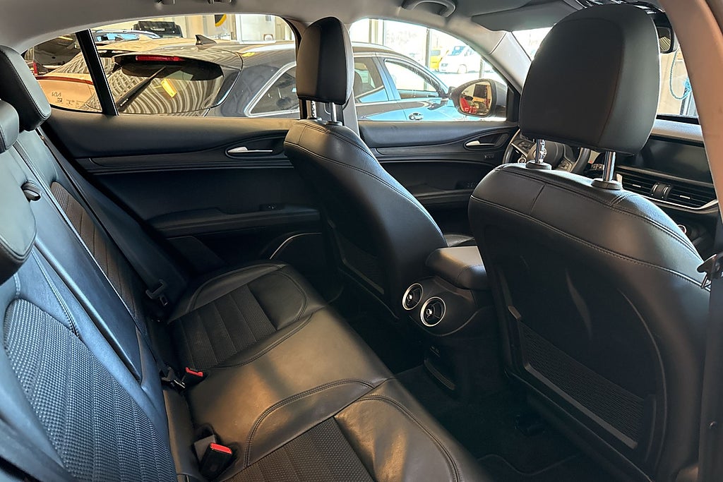 Alfa Romeo Stelvio 2.0 Turbo Super 16V Q4 Kamera Drag Navi  miniatyr 17