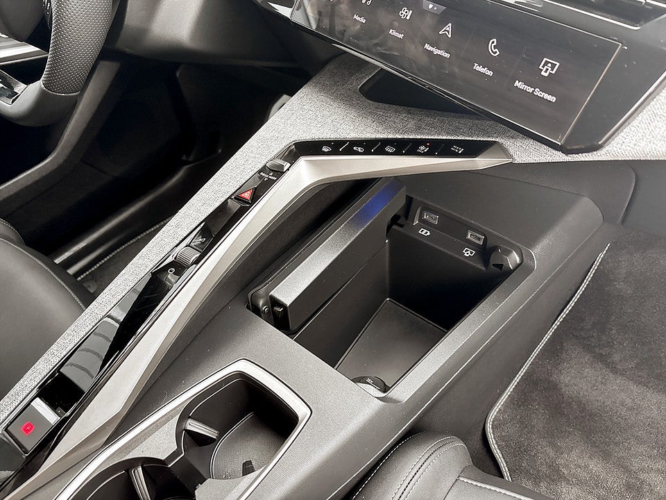 Bild på Peugeot 5008 GT Hybrid 145hk Aut KAMPANJ BRÄNSLE INGÅR