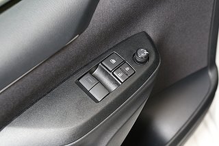 Halvkombi Toyota Yaris 10 av 25