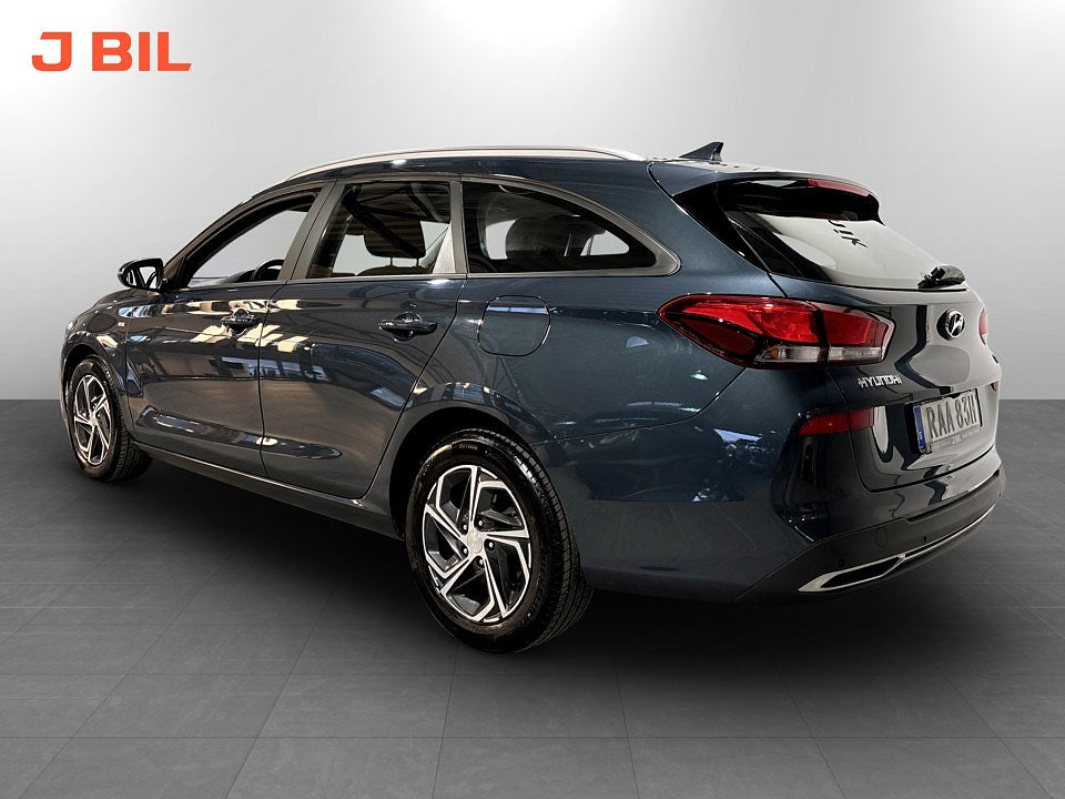 Bild på Hyundai i30 Kombi Essential 1.0 T-GDI 120hk Aut - B-KAMERA, EN ÄGARE