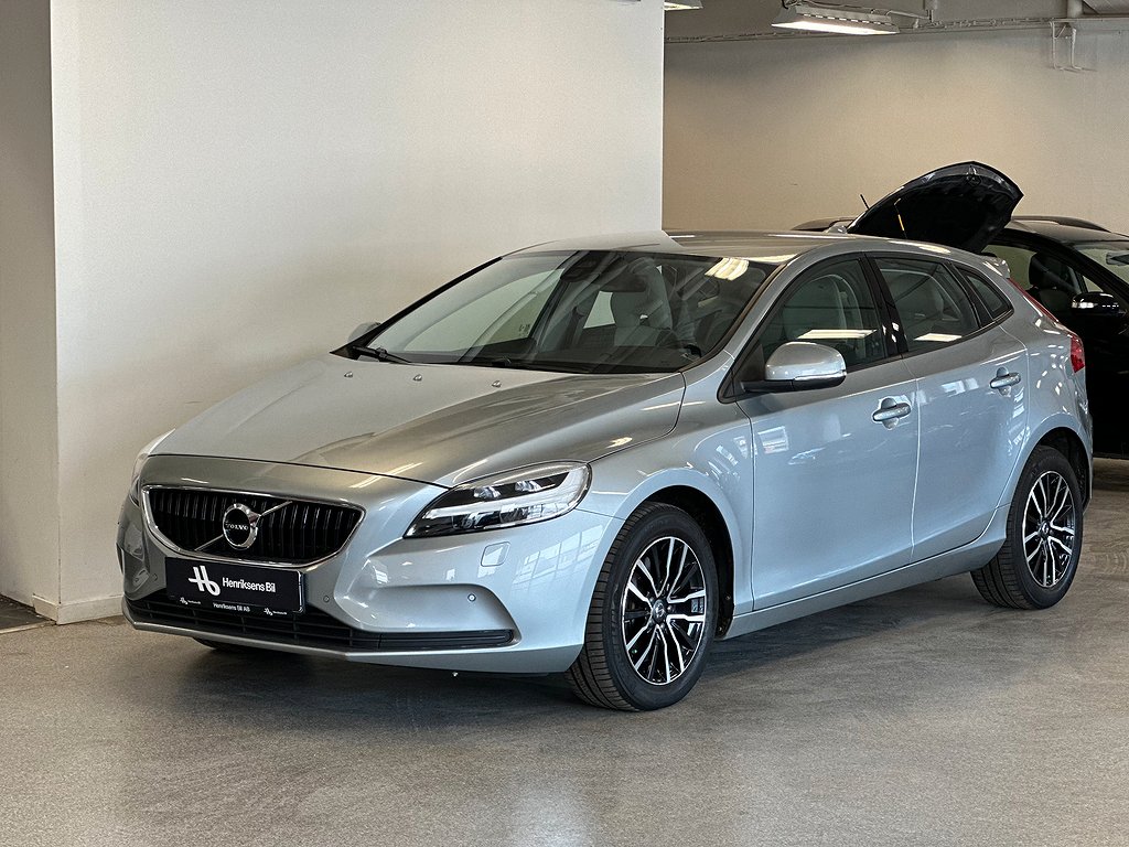 Volvo V40 D3 Geartronic Momentum Euro 6 150hk - Nyservad!