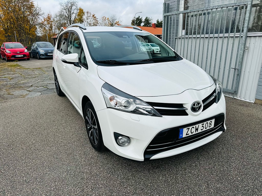 Toyota Verso 1.8 147HK INTENSE EDITION / 7-SITSIG / DRAG