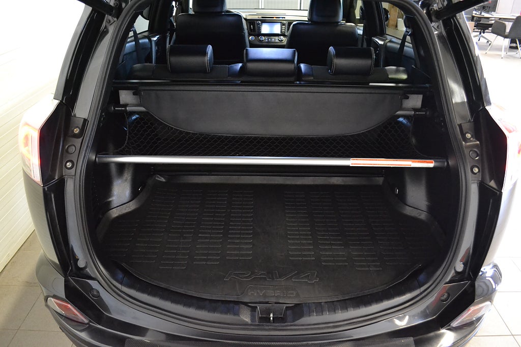 Toyota RAV4 Hybrid 2.5 Dual VVT-i AWD-i E-CVT X-Edition Drag M-Värm 2018