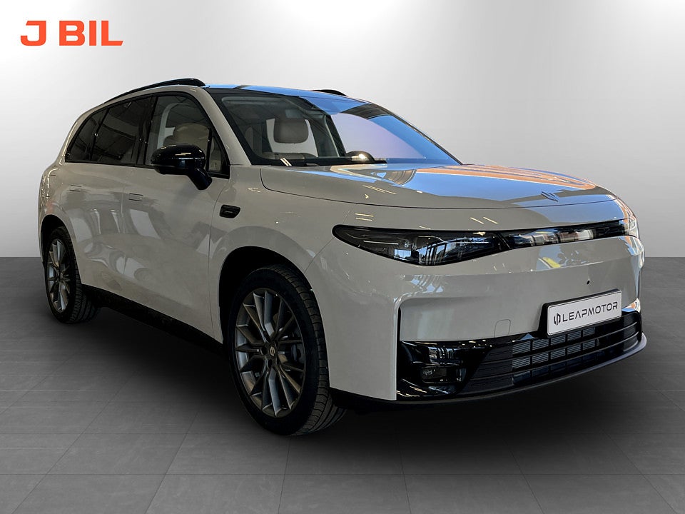 Bild på Leapmotor C10 EREV Design ProMax räckvidd 970km - OMGÅENDE LEVERANS!