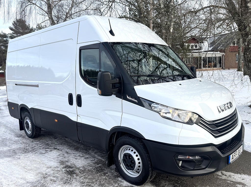 Iveco 35-140 Högskåp, Automat, Drag släpvikt 3500 kg