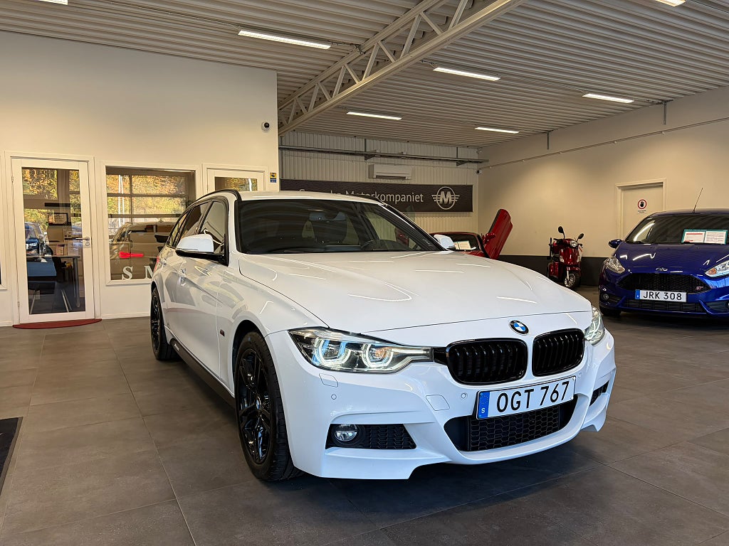 BMW 320i xDrive Touring Steptronic M Sport Cockpit Skin Klädsel