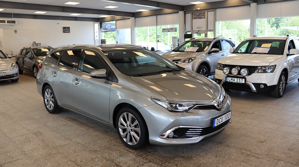 Toyota Auris Touring Sports 1.2 Turbo Executive Euro 6 Drag