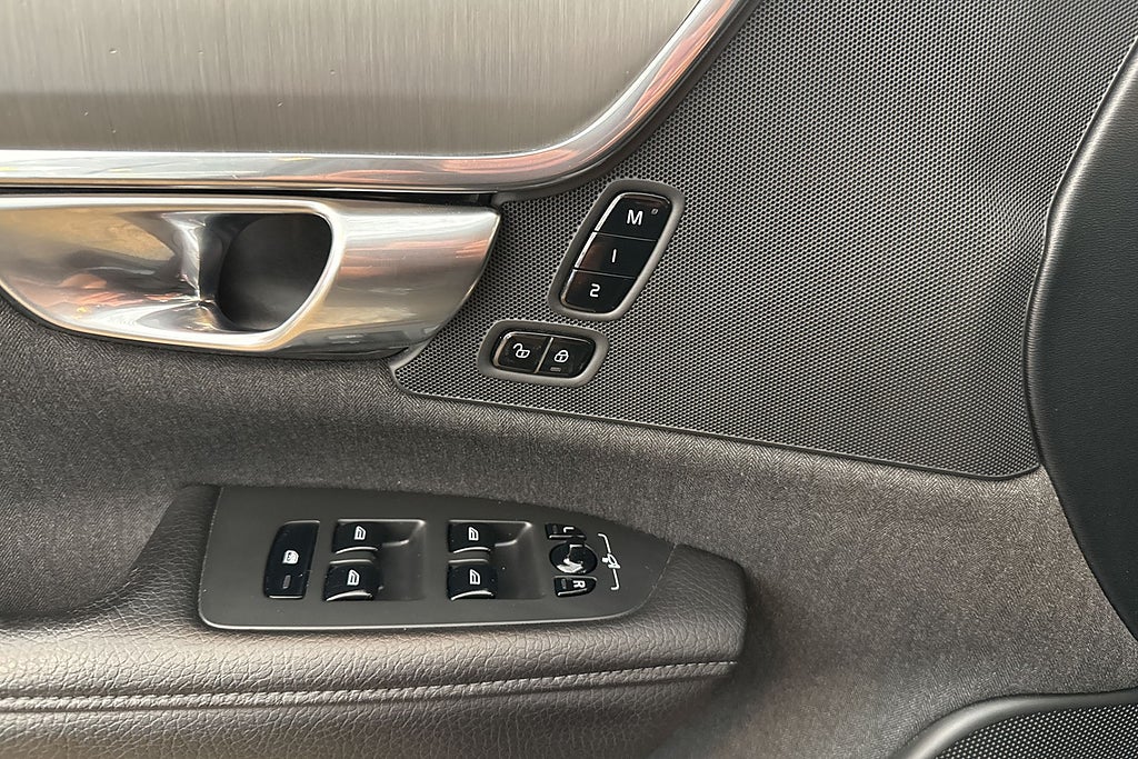 Volvo V90 D4 AWD Geartronic Momentum Kamera Drag Värmare Navi miniatyr 11