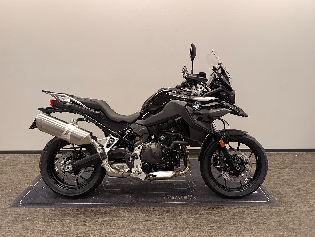 BMW F800GS Triple Black Lågt Chassi 760mm KAMPANJ Vario Sidoväskor i