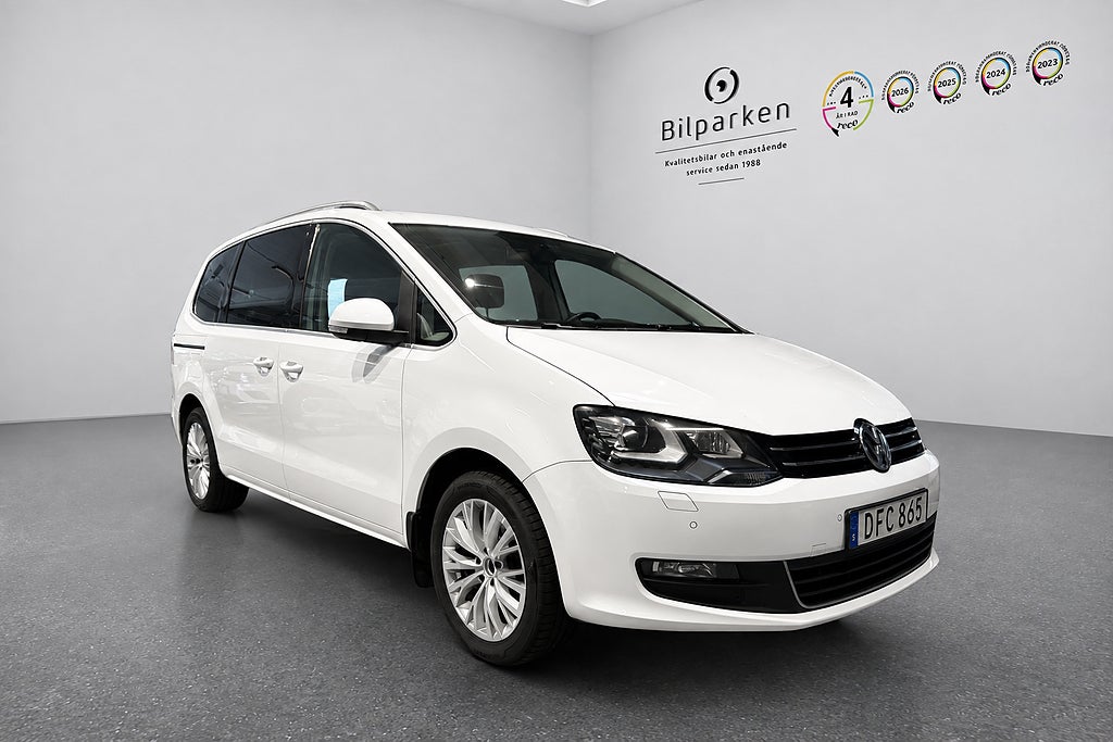 Volkswagen Sharan 7-sits 2.0 TDI | Panorama | Dragkrok | Kamera | Värmare
