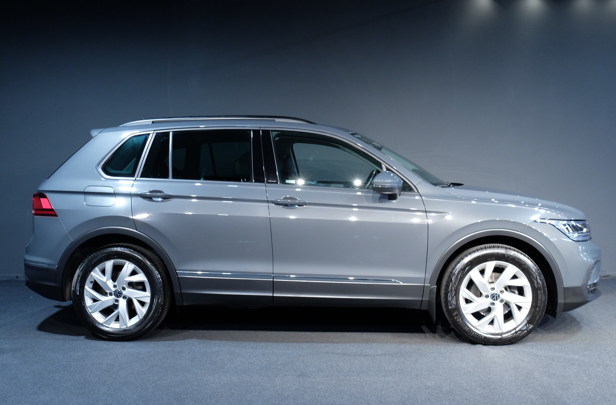 Volkswagen Tiguan 2022, bild 2/40