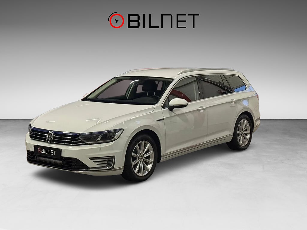 Volkswagen Passat Variant GTE 1.4 TSI GTE Moms Kamera Värmare LED Drag