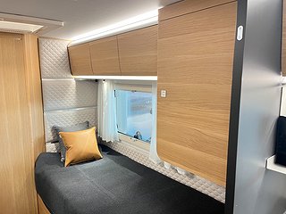 Husbil-halvintegrerad Adria CORAL 670 SLT PLUS 19 av 28