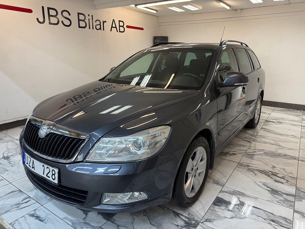 Skoda Octavia Kombi 1.4 TSI Elegance Euro 5, Ny serv