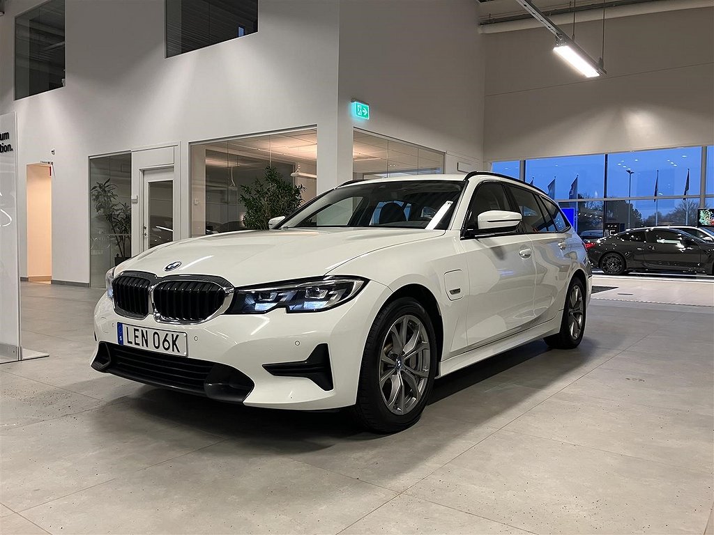 BMW 330e Touring Sport Navi PDC LED Drag