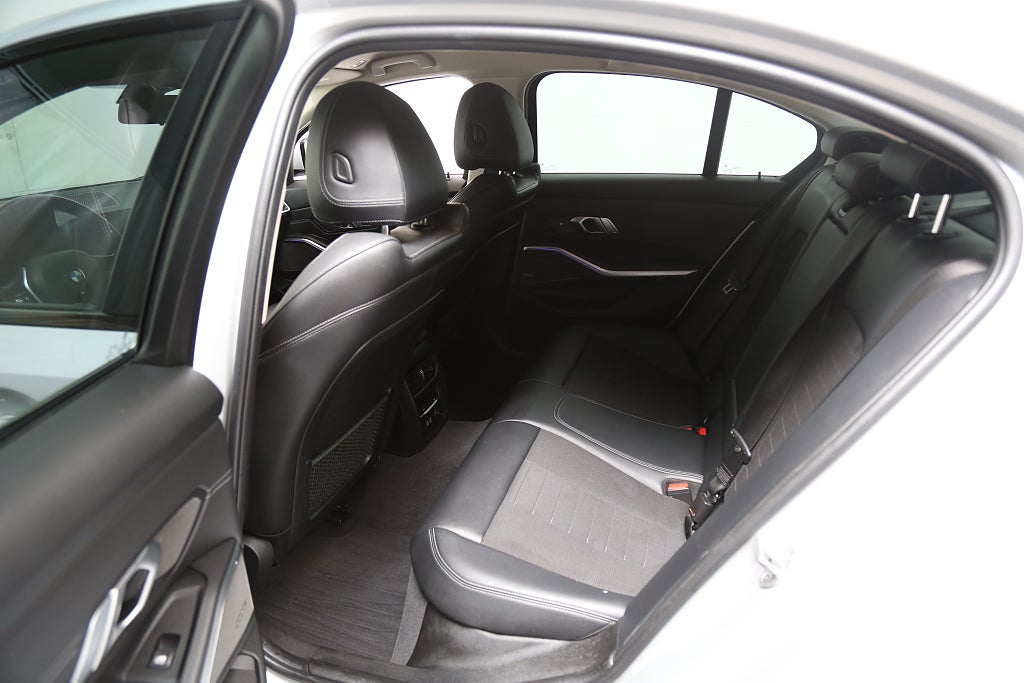 BMW 330e Sedan 292hk Steptronic Sport line Navi P-Sensorer H/K 2020