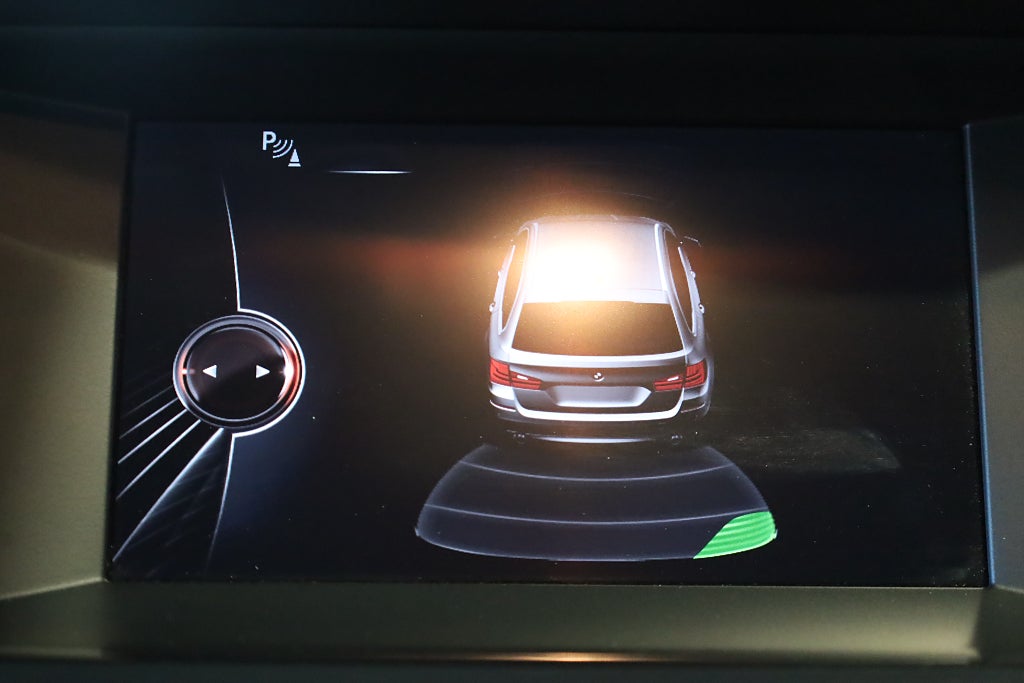 BMW 520 d Touring Aut Drag PDC Connected Blåtand Rattvärme 2016