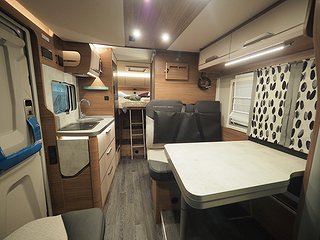 Husbil-halvintegrerad Knaus VanWave 640 MEG Vansation 14 av 32